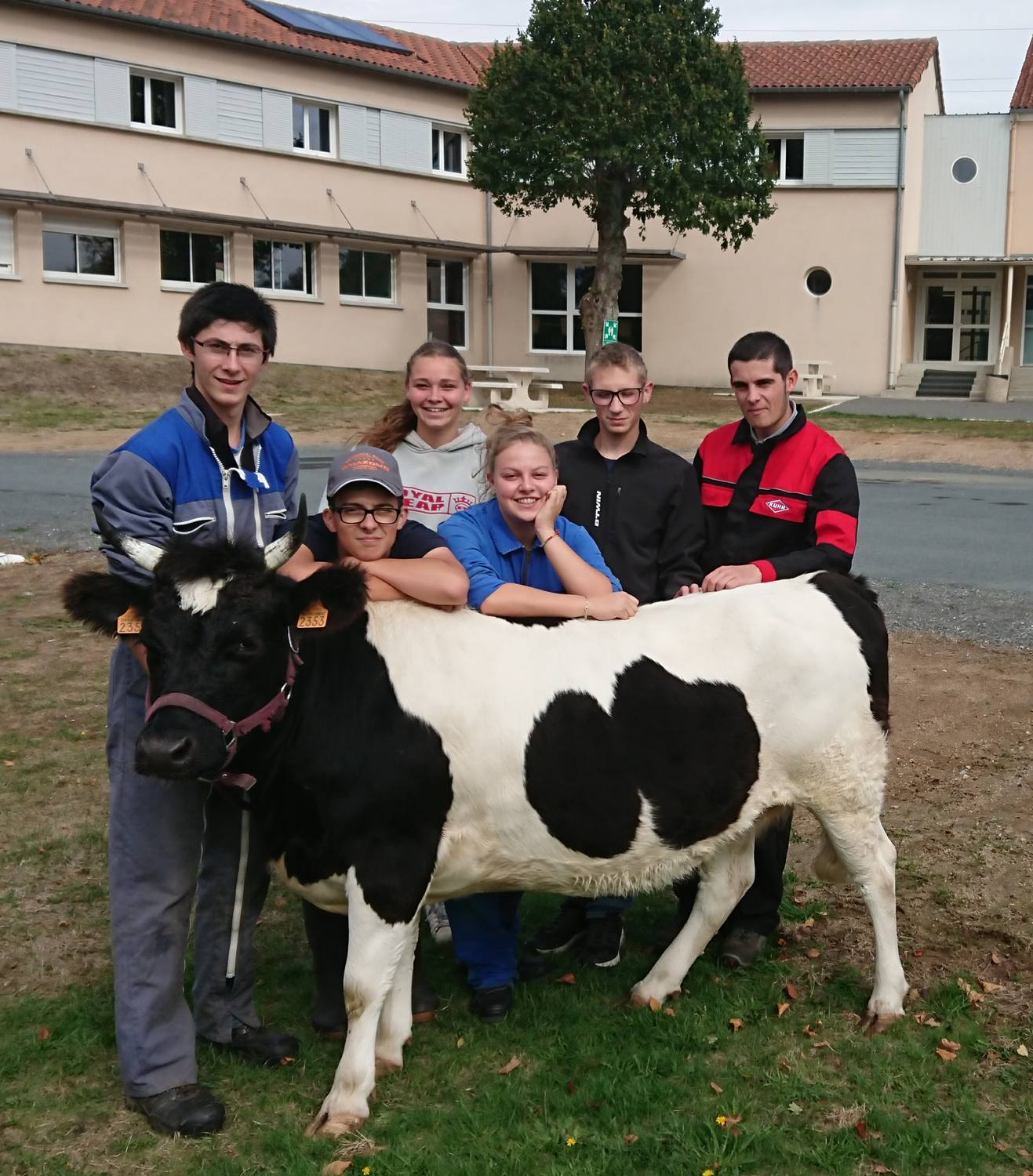 UN SALON DE L’AGRICULTURE VACHEMENT INTERESSANT POUR LA MFR DE LA PERUSE